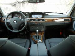 滋賀県中古車　BMW 3シリーズ 330i