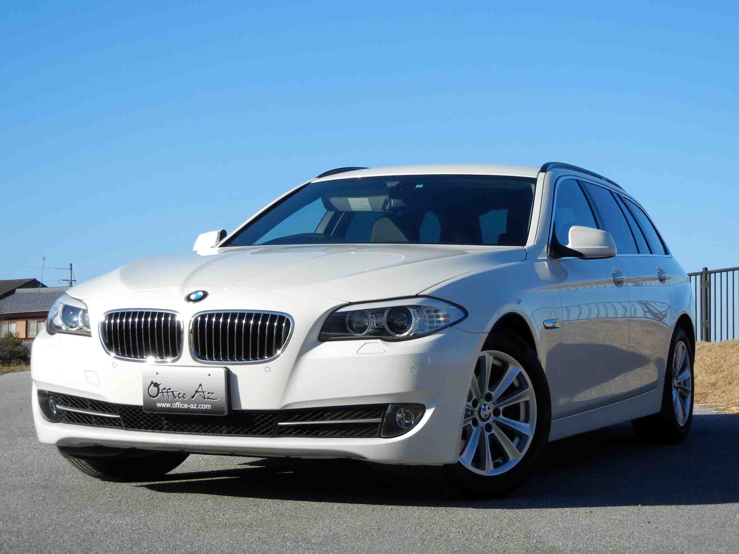 滋賀県中古車　BMW 5シリーズ　ツーリング 523i ハイラインパッケージ