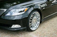 LEXUS　LS600ｈ