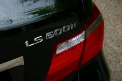LEXUS　LS600ｈ