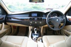 滋賀県中古車　BMW 5シリーズツーリング 525i　ハイライン　後期