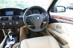 滋賀県中古車　BMW 5シリーズツーリング 525i　ハイライン　後期