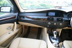 滋賀県中古車　BMW 5シリーズツーリング 525i　ハイライン　後期