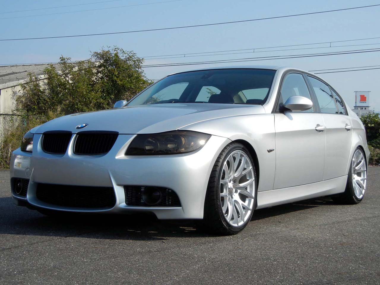 滋賀県中古車　BMW 3シリーズ 320ｉ　ナビパッケージ