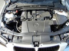 滋賀県中古車　BMW 3シリーズ 320ｉ　ナビパッケージ