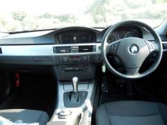 滋賀県中古車　BMW 3シリーズ 320ｉ　ナビパッケージ
