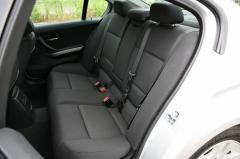 滋賀県中古車　BMW 3シリーズ 320ｉ　ナビパッケージ