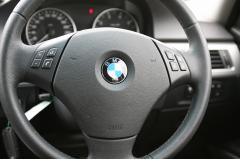 滋賀県中古車　BMW 3シリーズ 320ｉ　ナビパッケージ