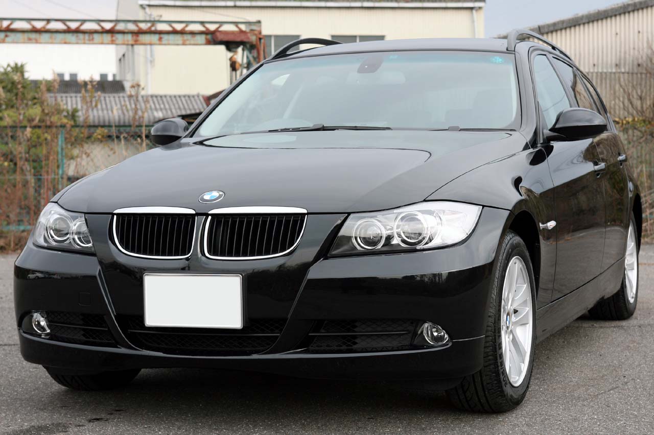滋賀県中古車　BMW 3シリーズツーリング 320i