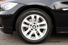 滋賀県中古車　BMW 3シリーズツーリング 320i