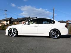 滋賀県中古車　BMW 3シリーズ 320i