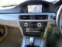 滋賀県中古車　BMW 3シリーズ 320i