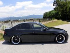 滋賀県中古車　BMW 3シリーズ 320i　