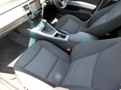 滋賀県中古車　BMW 3シリーズ 320i　