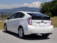 滋賀県中古車　トヨタ プリウス Ｓツーリングセレクション
