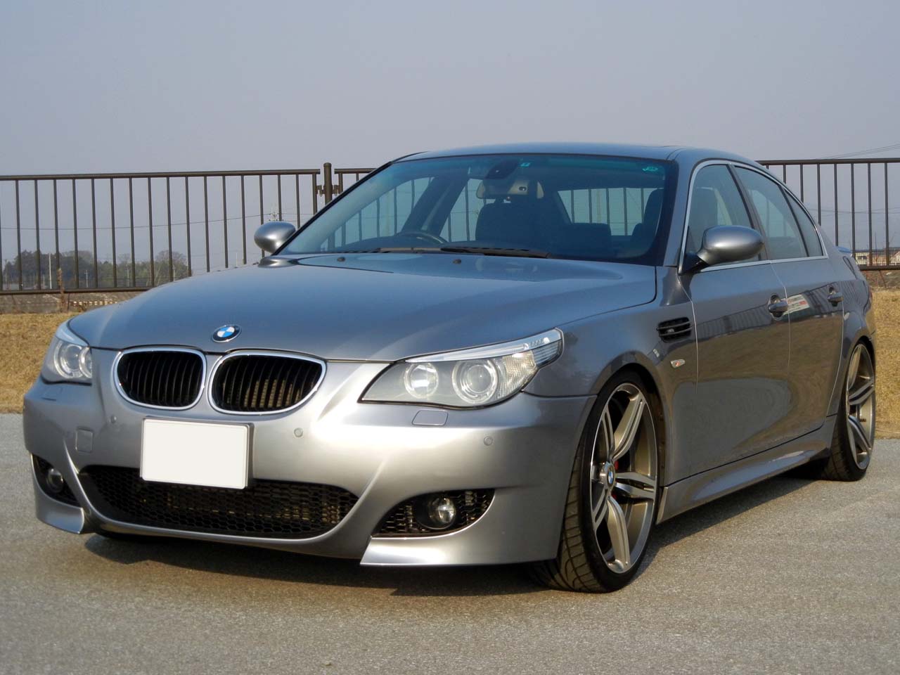 滋賀県中古車　BMW 5シリーズ 530i M5スタイル
