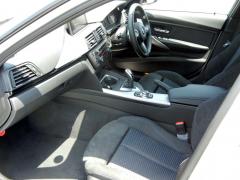 滋賀県中古車　BMW 3シリーズ 320d Mスポーツ