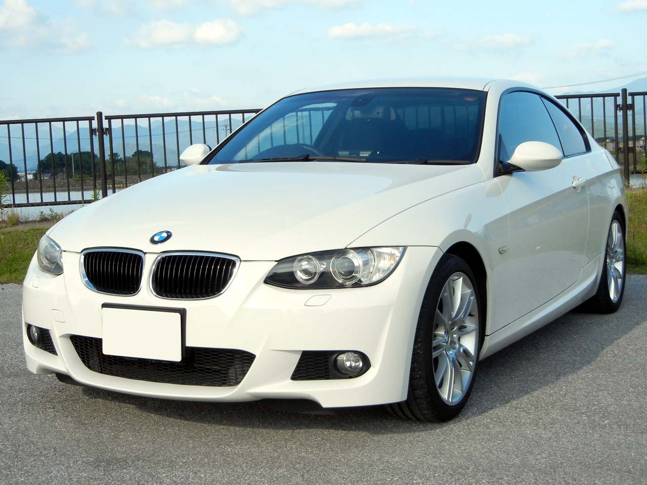 滋賀県中古車　BMW 3シリーズ クーペ 320i Mスポーツパッケージ