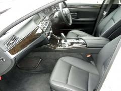 滋賀県中古車　BMW 5シリーズ 528i Mスポーツ仕様