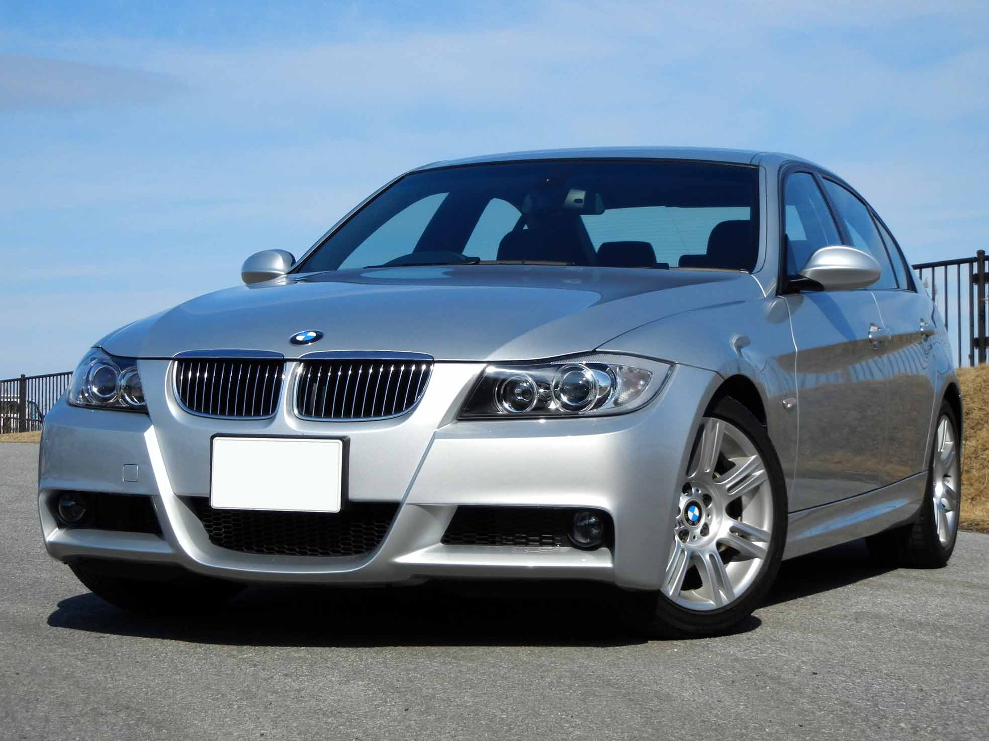 滋賀県中古車　BMW 3シリーズ 323i Mスポーツパッケージ