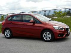 滋賀県中古車　BMW 2シリーズ 218i アクティブツアラー　
