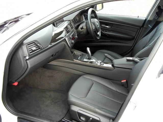 滋賀県中古車　BMW 3シリーズ 320d ラグジュアリー