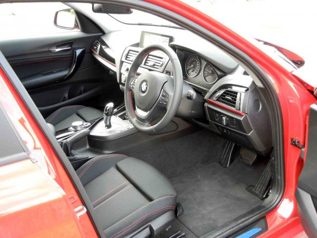 滋賀県中古車　BMW 1シリーズ 118i スポーツ