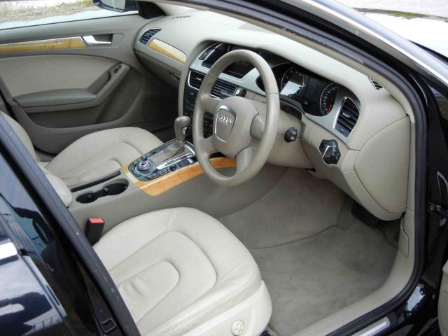 滋賀県中古車　アウディ A4 １．８ＴＦＳＩ