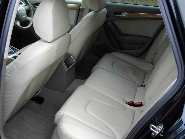 滋賀県中古車　アウディ A4 １．８ＴＦＳＩ