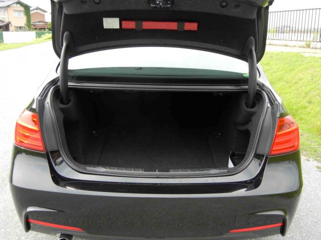 滋賀県中古車　BMW 3シリーズ 320d　ブルーパフォーマンスMスポーツ