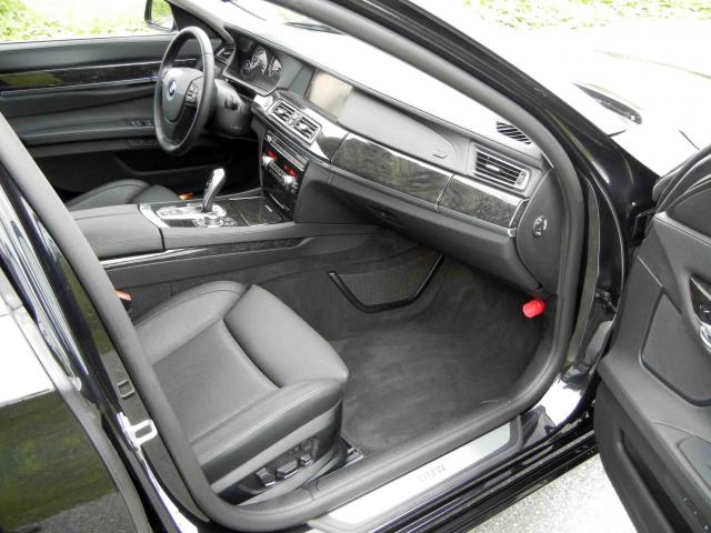 滋賀県中古車　BMW 7シリーズ 750i コンフォートパッケージ
