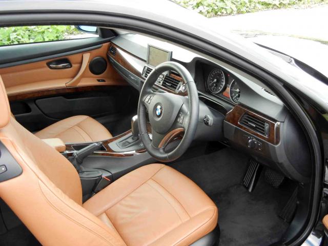 滋賀県中古車　BMW 3シリーズ クーペ 320i ハイラインパッケージ