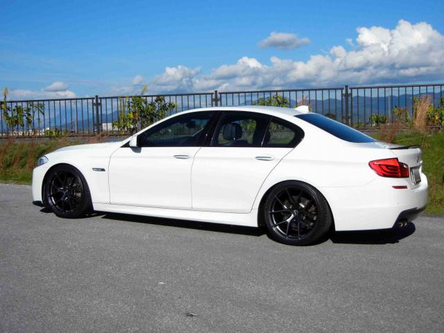 滋賀県中古車　BMW 5シリーズ 528i Mスポーツパッケージ