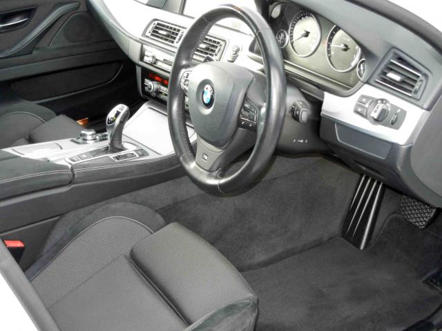 滋賀県中古車　BMW 5シリーズ 523i Mスポーツパッケージ