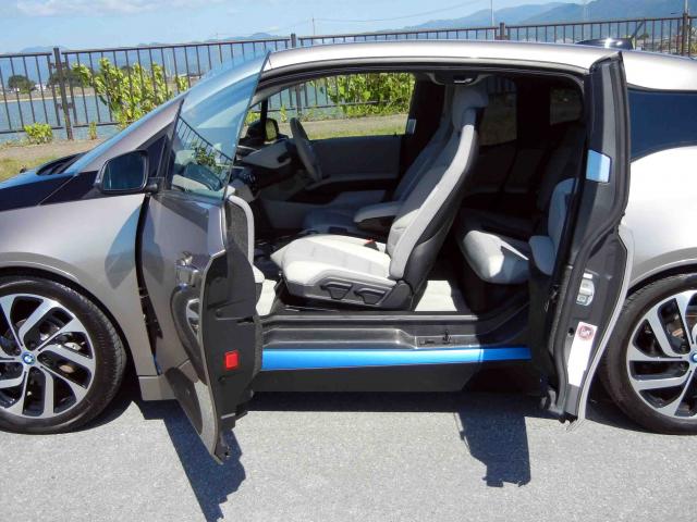 滋賀県中古車　BMW i3 ベースグレード