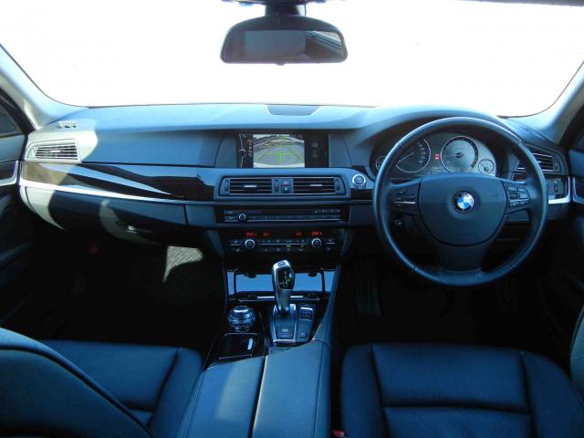 滋賀県中古車　BMW 5シリーズ　ツーリング 523i ハイラインパッケージ