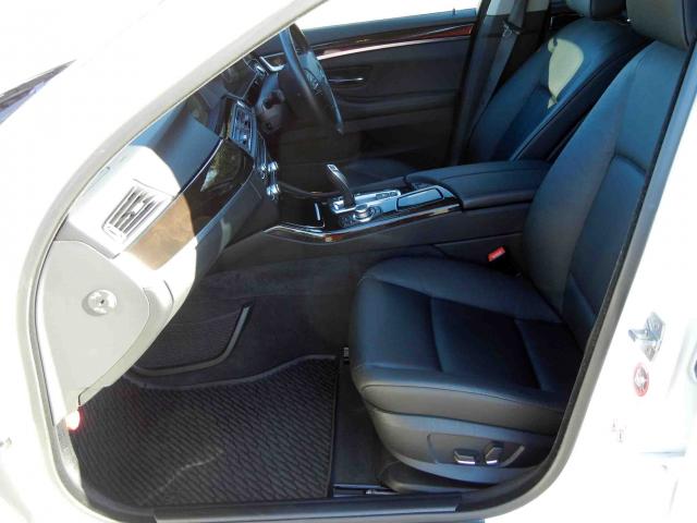 滋賀県中古車　BMW 5シリーズ　ツーリング 523i ハイラインパッケージ