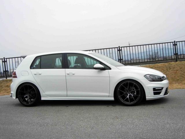 滋賀県中古車　フォルクスワーゲン ゴルフ TSI　ハイライン Rルック
