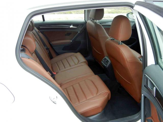 滋賀県中古車　フォルクスワーゲン ゴルフ TSI　ハイライン Rルック