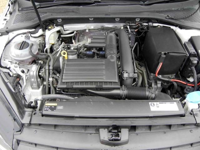 滋賀県中古車　フォルクスワーゲン ゴルフ TSI　ハイライン Rルック