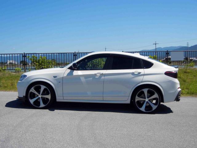 滋賀県中古車　BMW X4 M40i