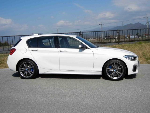 滋賀県中古車　BMW 1シリーズ M140i