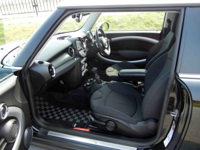 滋賀県中古車　BMW MINI クーパーＳ