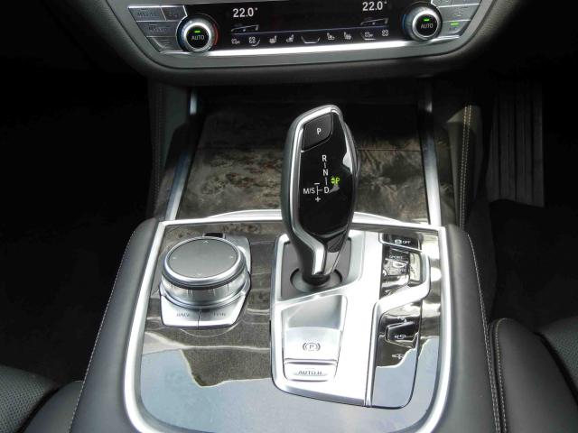 滋賀県中古車　BMW 7シリーズ 740Li プラスパッケージ