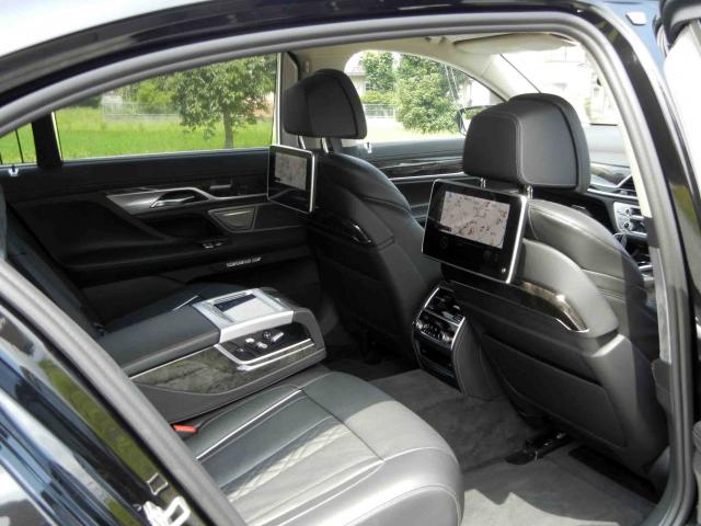 滋賀県中古車　BMW 7シリーズ 740Li プラスパッケージ