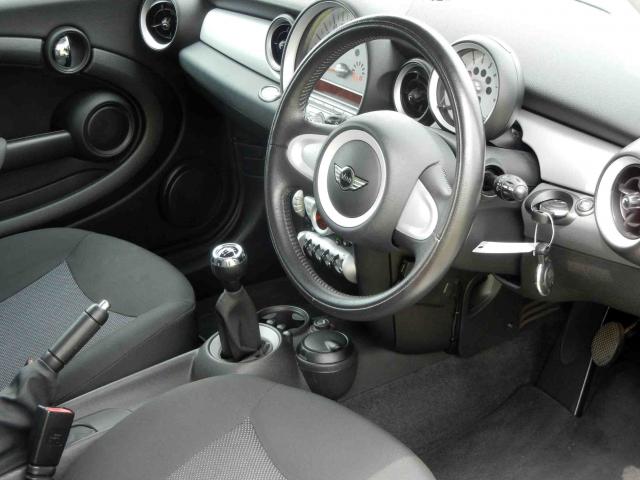 滋賀県中古車　BMW MINI ONE