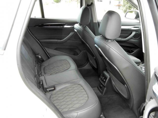 滋賀県中古車　BMW X1 sDrive18i