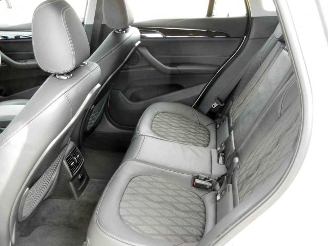 滋賀県中古車　BMW X1 sDrive18i