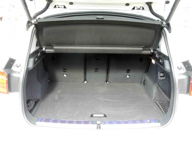 滋賀県中古車　BMW X1 sDrive18i