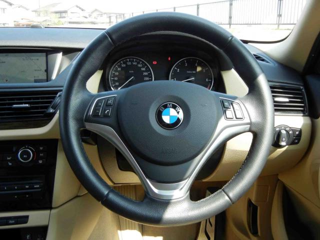 滋賀県中古車　BMW X1 sDrive 20i ファッショニスタ